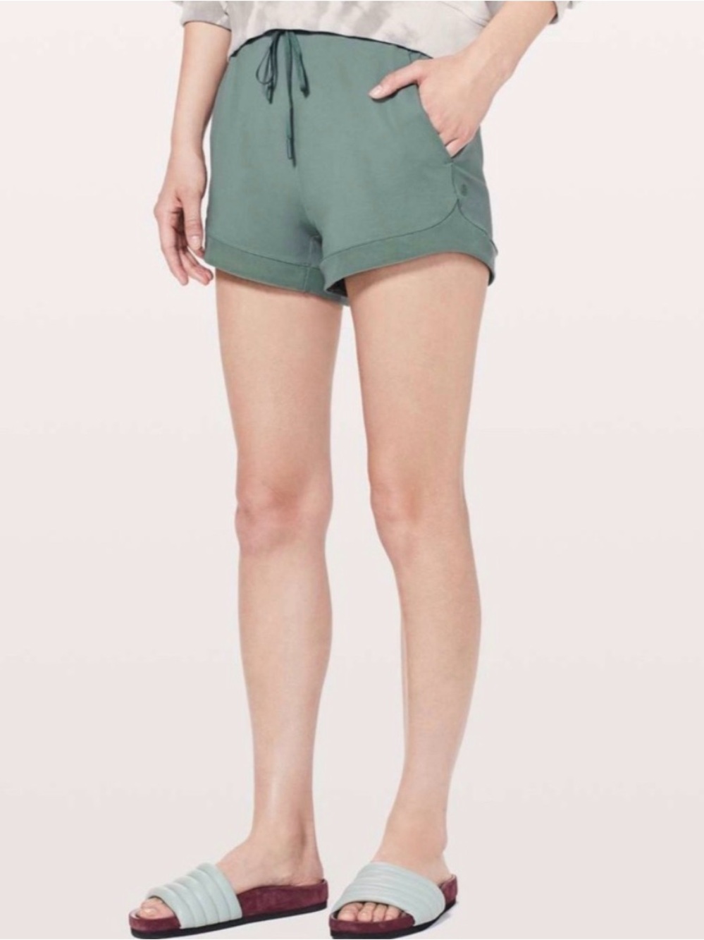 Lululemon Sunsetting Short
